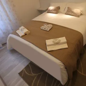 https://ambrogioni-guest-house.it-romehotels.com